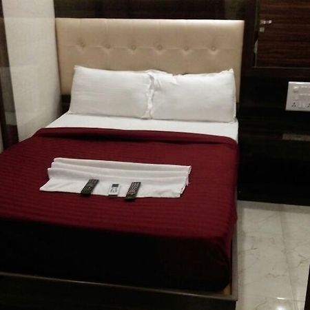 Hotel Palace Residency Mumbai Exterior photo