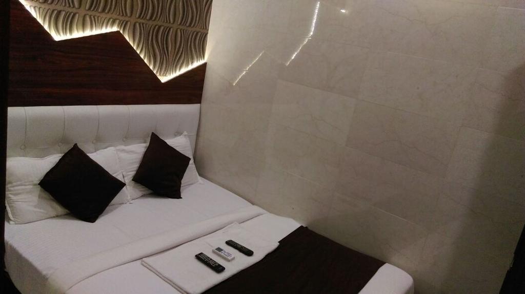 Hotel Palace Residency Mumbai Exterior photo